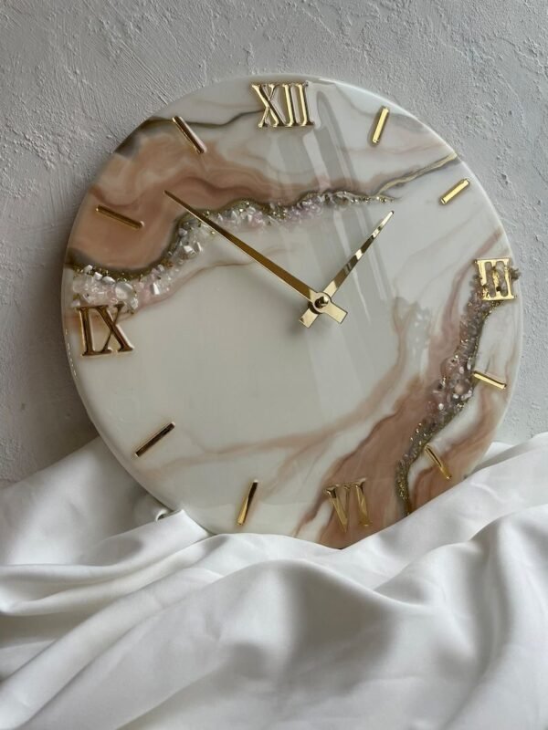 Resin clock